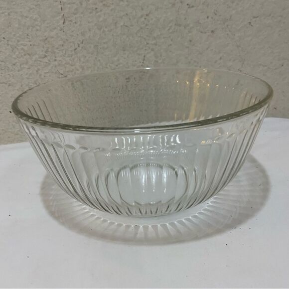 Pyrex 7403-S Ribbed Clear Glass Mixing Bowl 10 Cup 2.5L Capacity Made in USA - Picture 3 of 7